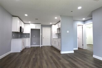 4517 Brinkley St in Houston, TX - Building Photo - Building Photo
