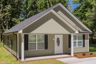 1213 Milton Ave in Kannapolis, NC - Building Photo - Building Photo