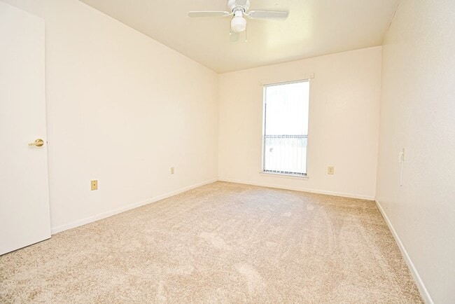 576 Ellen Powell in Prairie View, TX - Building Photo - Building Photo