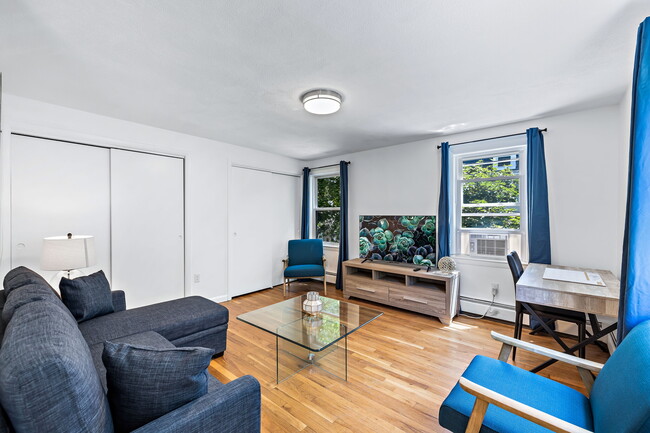 8 5th St, Unit #2