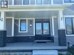 2 Cahill Dr in Brantford, ON - Building Photo - Building Photo