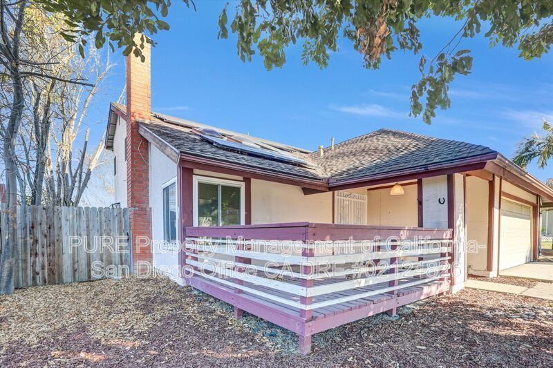 9018 Outinda St in Spring Valley, CA - Building Photo