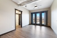 Depot Building C Luxury Rentals in Cedar Rapids, IA - Foto de edificio - Building Photo