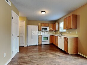 640 Linden Creek in Morrow, OH - Foto de edificio - Building Photo