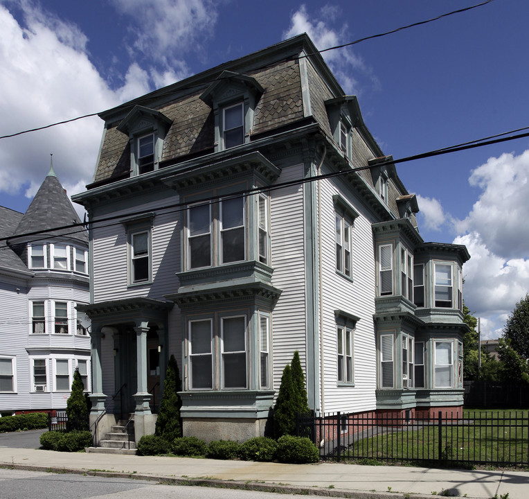 59 Burnett St in Providence, RI - Building Photo