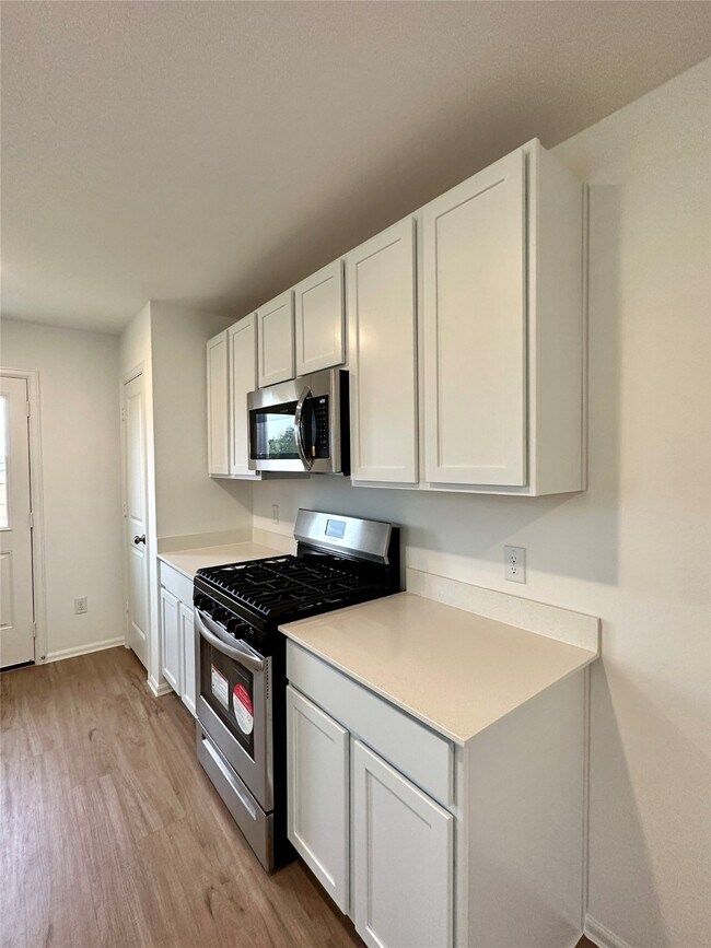 4130 Brazos Brk Trl in Baytown, TX - Foto de edificio - Building Photo