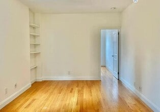 886 10th Ave in New York, NY - Building Photo - Building Photo