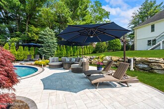 25 Muncy Dr in West Long Branch, NJ - Building Photo - Building Photo