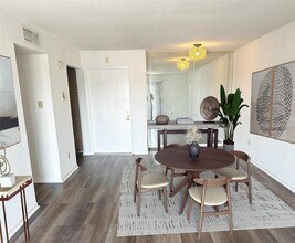 2824 S Bartell Dr in Houston, TX - Building Photo - Building Photo