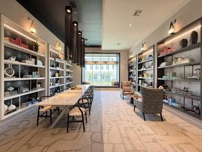 Echo Lake at Springwoods Village in Spring, TX - Foto de edificio - Building Photo