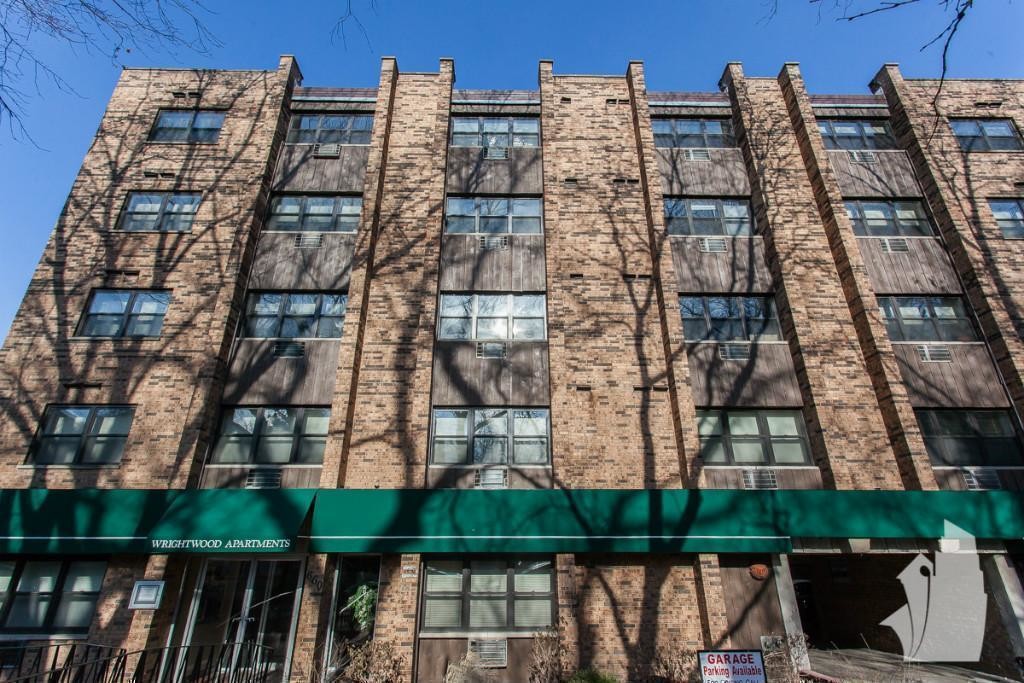 660 W Wrightwood Ave in Chicago, IL - Building Photo