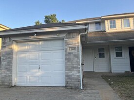 1208 Village Garden Dr in Azle, TX - Building Photo