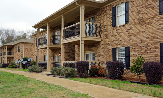 Crown Pointe in Rainbow City, AL - Foto de edificio - Building Photo