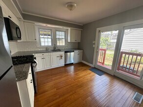 18 Woodmont Rd in West Haven, CT - Building Photo - Building Photo