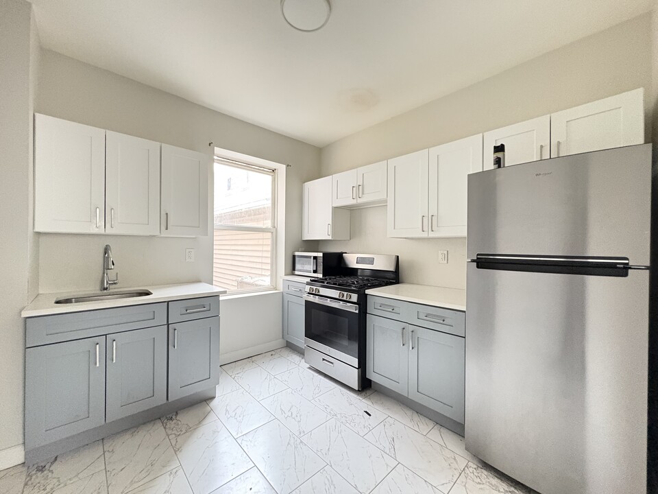 12 N 21st St, Unit 21 in East Orange, NJ - Foto de edificio