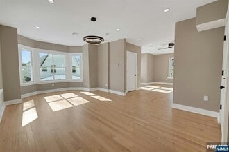 49 Park Ave in Madison, NJ - Foto de edificio - Building Photo