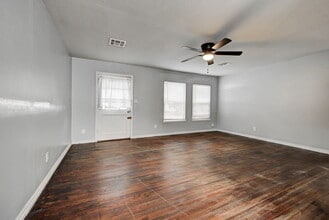 1110 W Apache St in Norman, OK - Building Photo - Building Photo