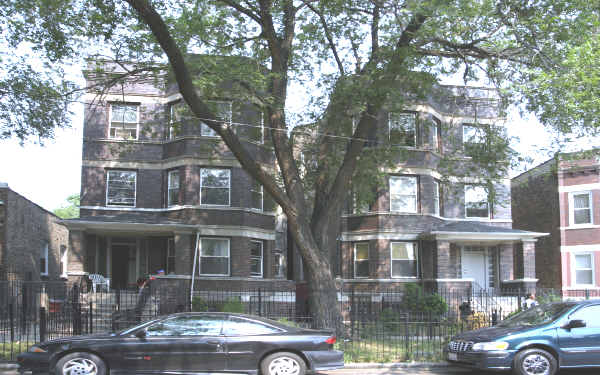 4240-4242 W Adams St in Chicago, IL - Foto de edificio