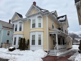 5 Horton St in Newburyport, MA - Building Photo