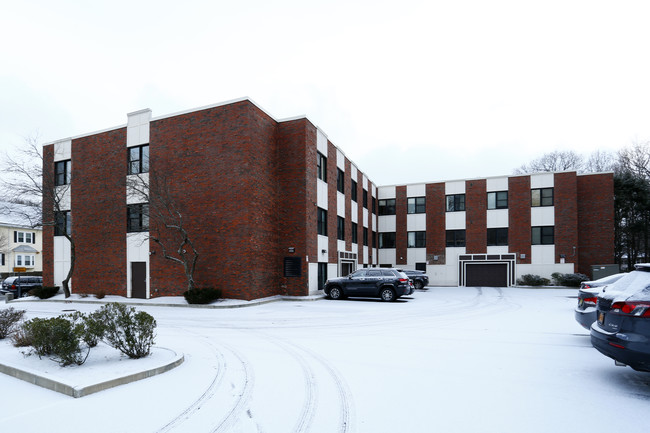 Chestnut Hill Park Condominiums in Brighton, MA - Building Photo - Building Photo