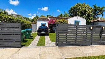 2425 SW 21st Ter, Unit 1 in Miami, FL - Building Photo