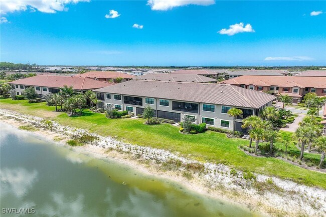 15252 Zeno Wy in Naples, FL - Foto de edificio - Building Photo