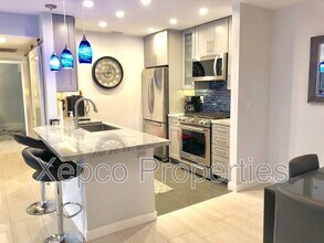 1111 Ramon Rd in Palm Springs, CA - Foto de edificio - Building Photo
