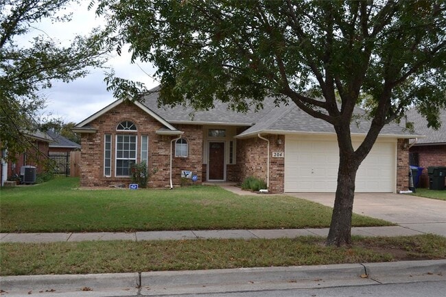 204 Pinafore Dr in Norman, OK - Building Photo - Building Photo