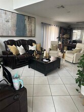 300 SW 100th Ave in Pembroke Pines, FL - Building Photo - Building Photo