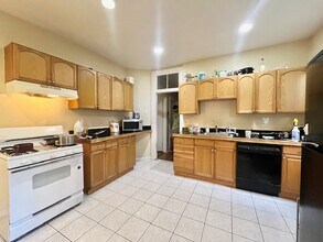 21 Bucknam St in Boston, MA - Foto de edificio - Building Photo