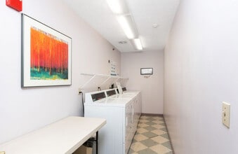 10 Kellogg Rd, Unit #246 in Essex Junction, VT - Building Photo - Building Photo