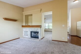 2418 Oneida Ln in Naperville, IL - Building Photo - Building Photo