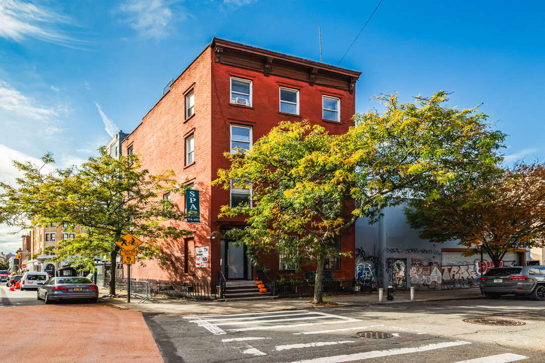 78 S 6th St in Brooklyn, NY - Foto de edificio