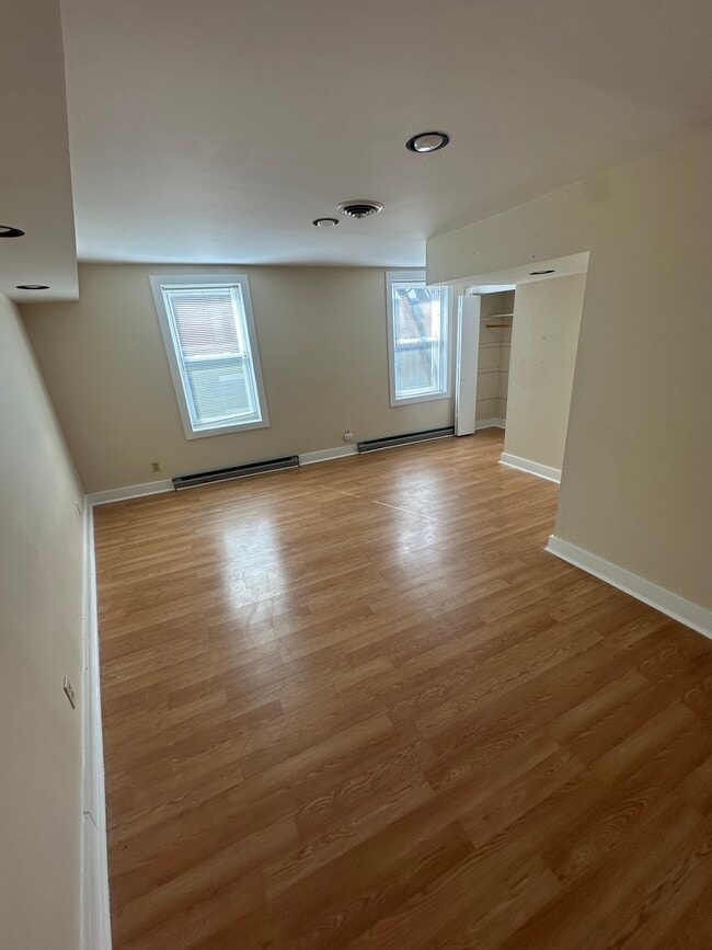 243 W Main St, Unit Unit 2 in Salisbury, MD - Building Photo - Building Photo