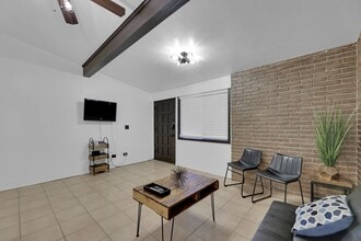 519 S 4th Ave in Edinburg, TX - Building Photo - Building Photo