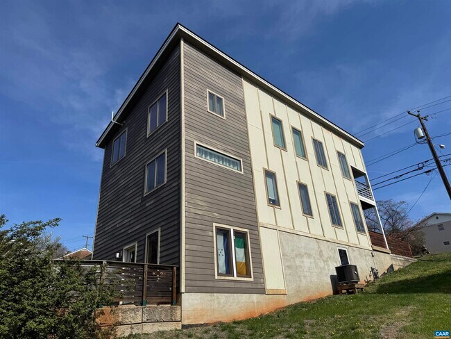 1116 Altavista Ave in Charlottesville, VA - Building Photo - Building Photo
