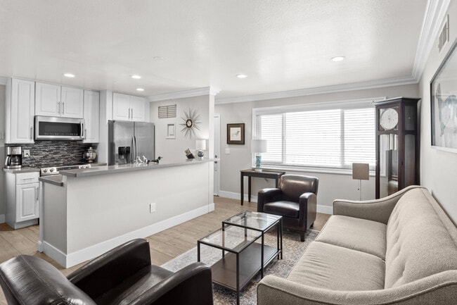 613 Avenida de la Plata in Thousand Oaks, CA - Building Photo - Building Photo