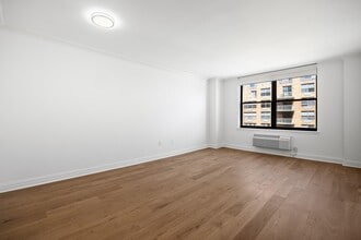 2 Constitution Ct in Hoboken, NJ - Building Photo - Building Photo