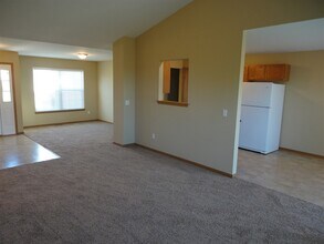 1031 Misty Landing Ct in Malta, IL - Building Photo - Building Photo