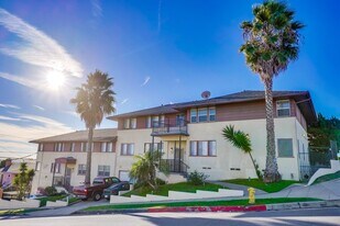 4460-4466 1/2 W 59th St in Los Angeles, CA - Building Photo