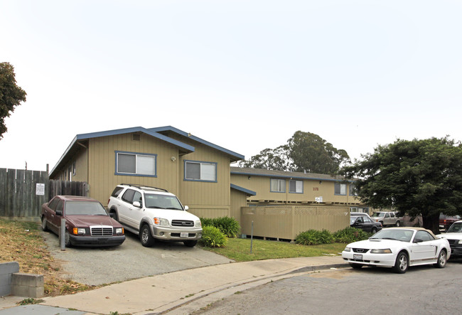 2176 Brutus St in Salinas, CA - Foto de edificio - Building Photo