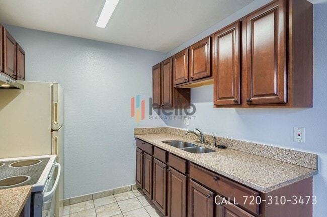 2880 Eliot Cir in Westminster, CO - Foto de edificio - Building Photo