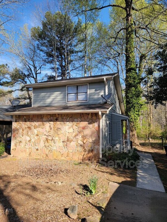 890 Ohara Dr in Jonesboro, GA - Building Photo