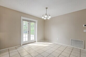 542 Salerno Dr in Deltona, FL - Building Photo - Building Photo