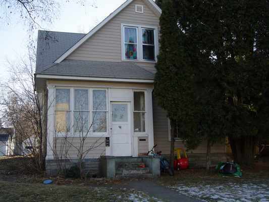property at 1112 Oak St