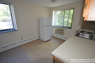 5 Chester St, Unit 27 in Cambridge, MA - Foto de edificio - Building Photo