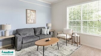 6101 N Riverside Dr in Fort Worth, TX - Building Photo