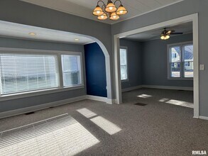 146 N State St in Springfield, IL - Building Photo - Building Photo