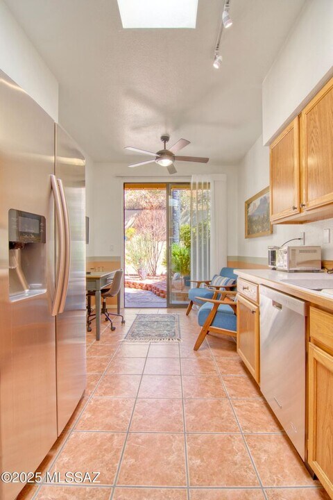 1223 Cam Diestro in Oro Valley, AZ - Building Photo