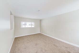 110 De Smet Dr in Florissant, MO - Building Photo - Building Photo